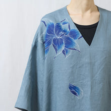 Charger l'image dans la galerie, ゆったりカフタンワンピース・手描き・牡丹柄