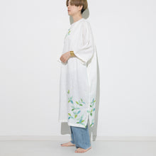 Charger l'image dans la galerie, ゆったりカフタンワンピース・手描き・楠木(くすのき)柄