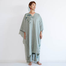 Charger l'image dans la galerie, ゆったりカフタンワンピース・手描き・更紗牡丹柄