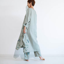 Charger l'image dans la galerie, ゆったりカフタンワンピース・手描き・更紗牡丹柄