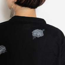 画像をギャラリービューアに読み込む, 比翼仕立てノーカラーブラウス【手描きグレー牡丹】