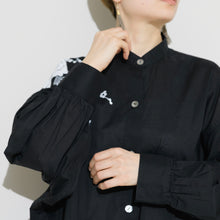 Charger l'image dans la galerie, ソフトワッシャー・ロングブラウス<手描き>牡丹・梅柄