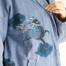 Charger l'image dans la galerie, ビンテージデニムチェスターコート 手描き・麒麟