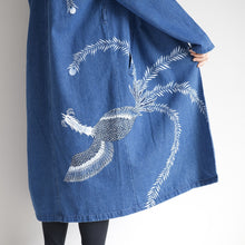 Charger l'image dans la galerie, ビンテージデニムコート 手描き・白の鳳凰のつがい