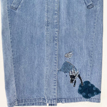 Charger l'image dans la galerie, ビンテージデニムチェスターコート 手描き・麒麟