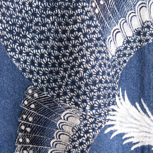 Charger l'image dans la galerie, ビンテージデニムコート 手描き・白の鳳凰のつがい