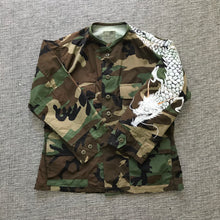 Charger l'image dans la galerie, 迷彩柄ジャケットに白龍