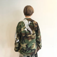 Charger l'image dans la galerie, 迷彩柄ジャケットに白龍